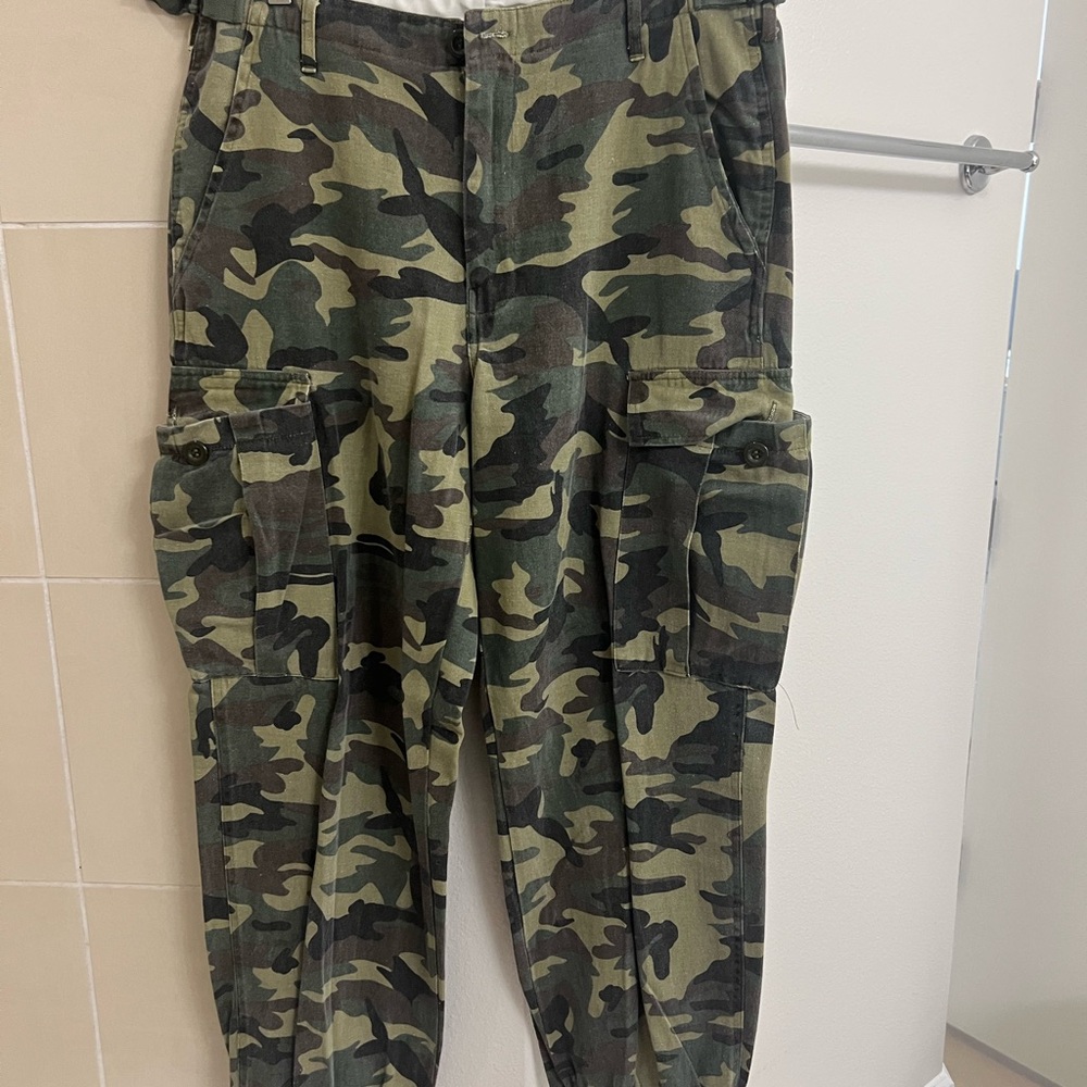 Fashion Nova Camouflage Cargo Pants - Picture 2 of 3